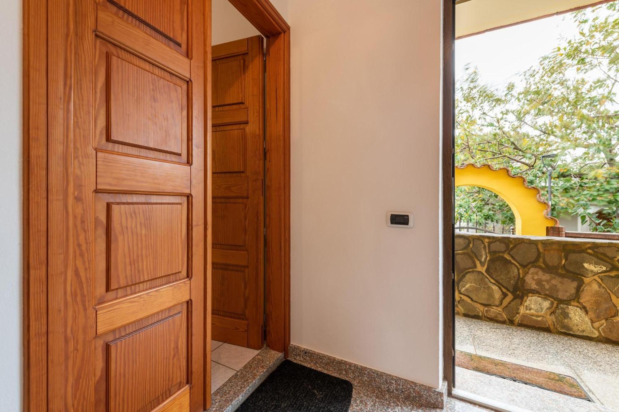 Casa Colonia 1 Apartment Sant'Anna Arresi Ngoại thất bức ảnh